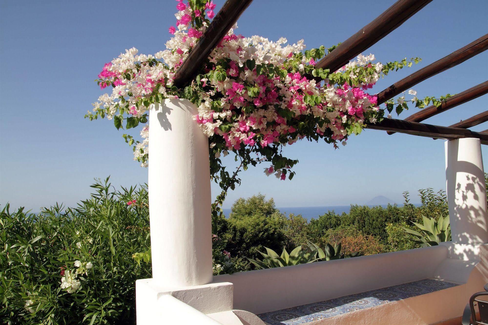 Principe Di Salina Boutique Hotel Malfa  Exterior photo